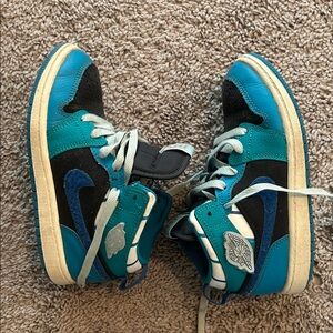 Nike Jordan Kids' Teal and Black High-Top Sneakers size 1.5